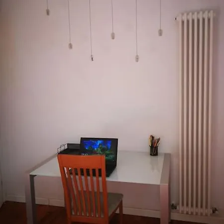 Orange Casanova - Fibre-optic Internet And Garden Apartment *