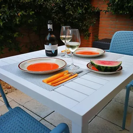 Orange Casanova - Fibre-optic Internet And Garden Apartment