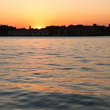 Apartment Orange Casanova - Fibre-optic Internet And Garden Venice