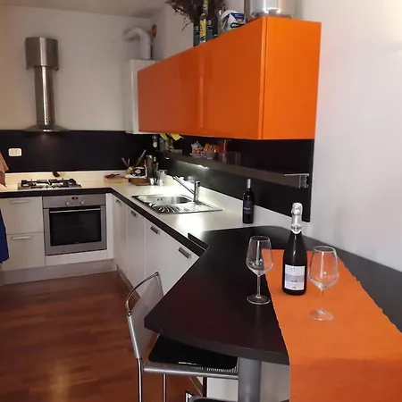 Orange Casanova - Fibre-optic Internet And Garden Appartement *