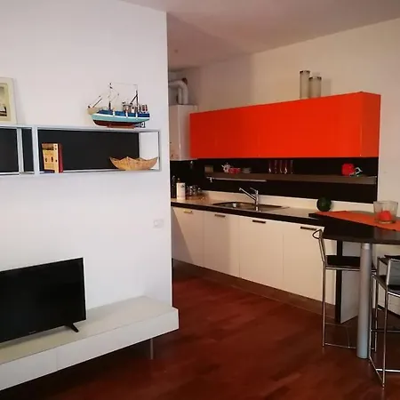 Apartament Orange Casanova - Fibre-optic Internet And Garden *